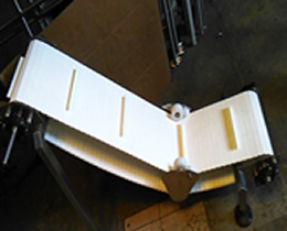 Banda inclinada para transporte vertical de productos a granel